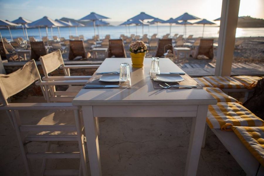 Ippokampos.. Γνωρίστε κι εσείς το καλύτερο beach bar restaurant στην παραλία του Αγίου Γεωργίου!