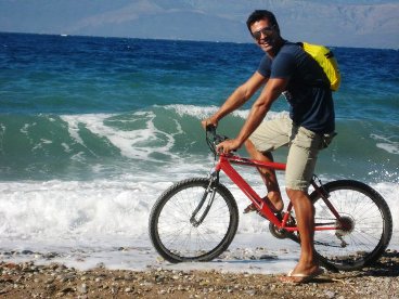 Η εμπειρία του ομορφότερου αντρα του κόσμου στη ζούγκλα  της Καμπότζη