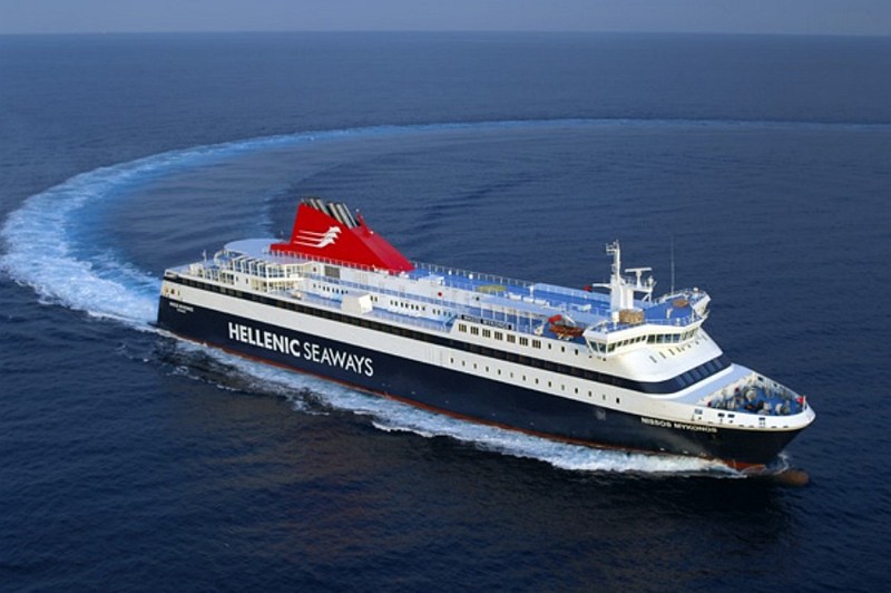 neo_ploio_nisos_mikonos