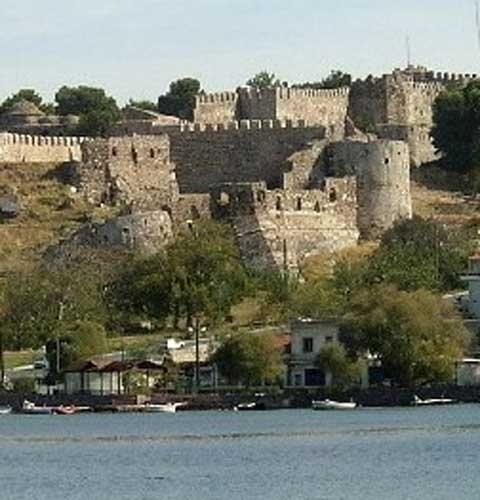 Λίφτινγκ.. στα μνημεία της Μυτιλήνης