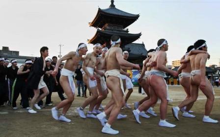 Γιαπωνέζοι γυμνοί στους δρόμους