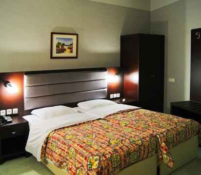 Emporiko Hotel