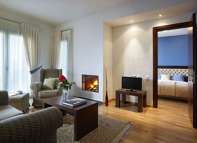 Kouria Hotel