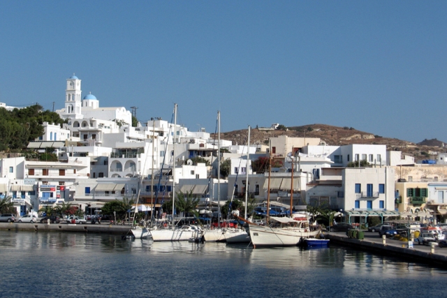 Μήλος, Αδάμαντας: 99€ για ένα 3ήμερο για 3 άτομα σε εξοπλισμένο studio.